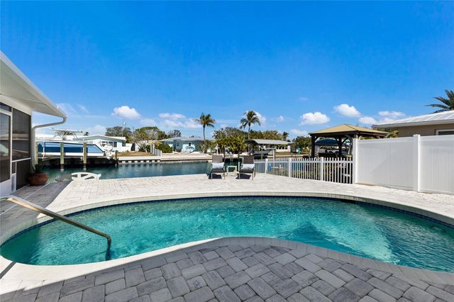 10316 KINGFISHER ROAD W, Bradenton, FL 34209