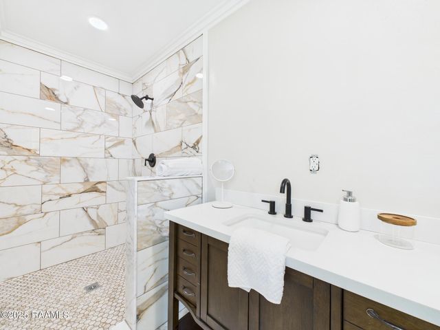 208 Debby Drive, Lafayette, LA 70503