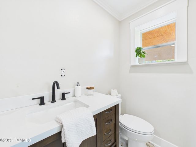208 Debby Drive, Lafayette, LA 70503