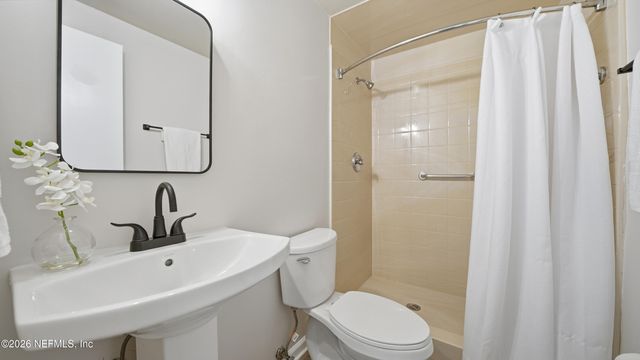 8124 JEANWOOD Drive, Jacksonville, FL 32210