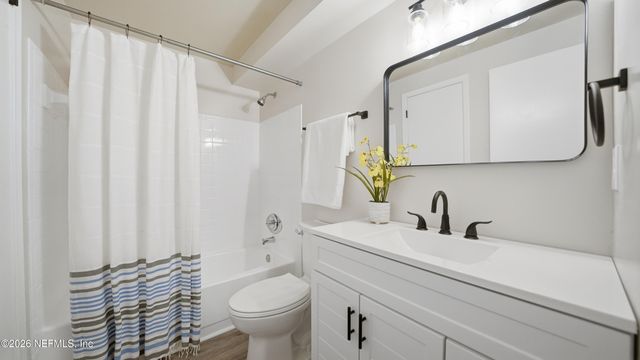 8124 JEANWOOD Drive, Jacksonville, FL 32210