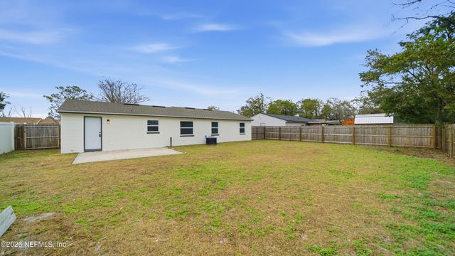 8124 JEANWOOD Drive, Jacksonville, FL 32210