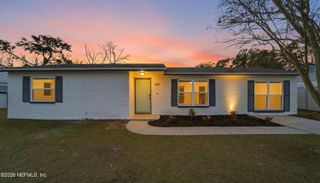 8124 JEANWOOD Drive, Jacksonville, FL 32210