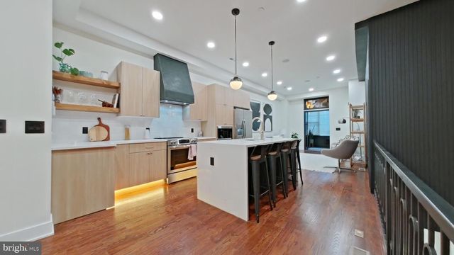 1613 N 33RD ST, Philadelphia, PA 19121