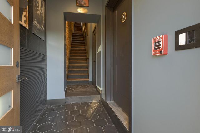 1613 N 33RD ST, Philadelphia, PA 19121