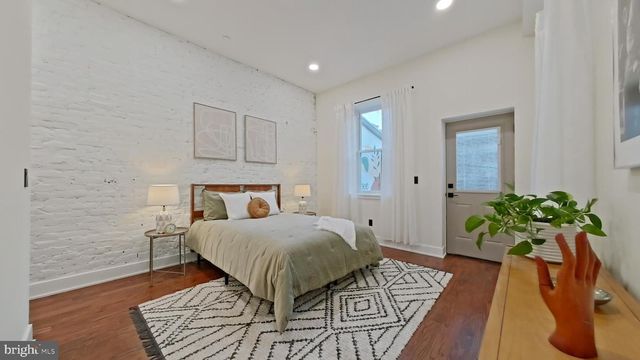 1613 N 33RD ST, Philadelphia, PA 19121