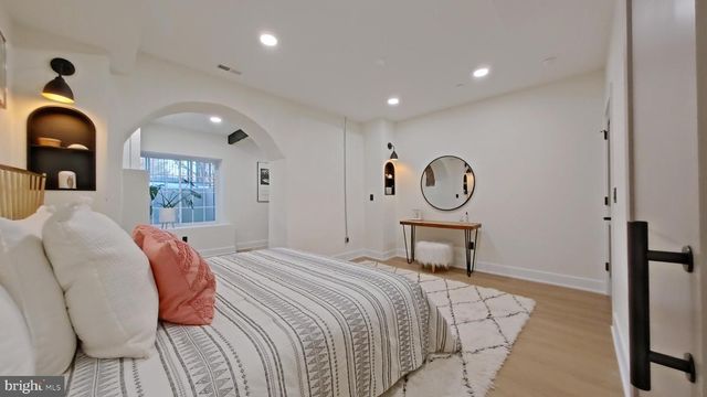 1613 N 33RD ST, Philadelphia, PA 19121