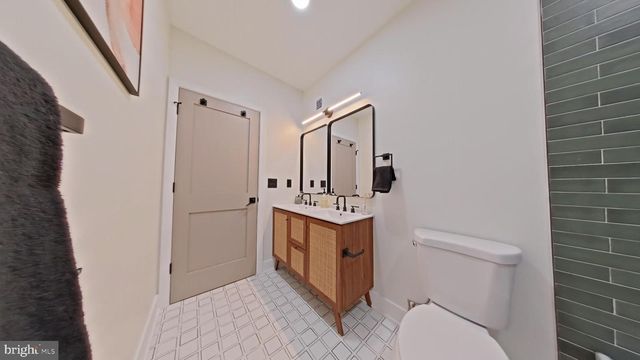 1613 N 33RD ST, Philadelphia, PA 19121