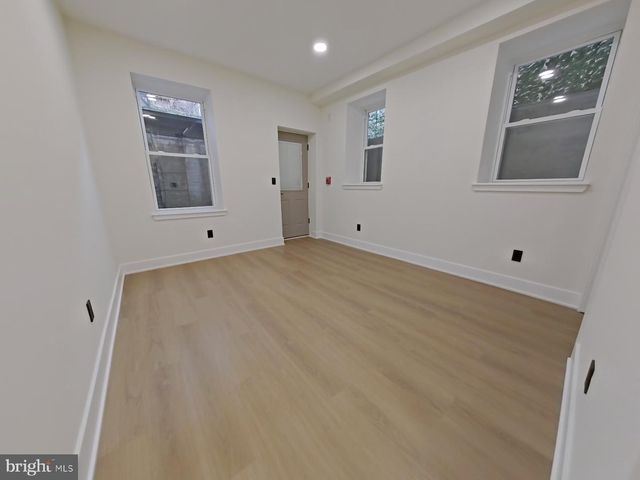 1613 N 33RD ST, Philadelphia, PA 19121