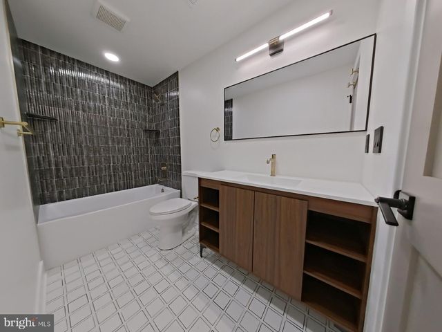 1613 N 33RD ST, Philadelphia, PA 19121