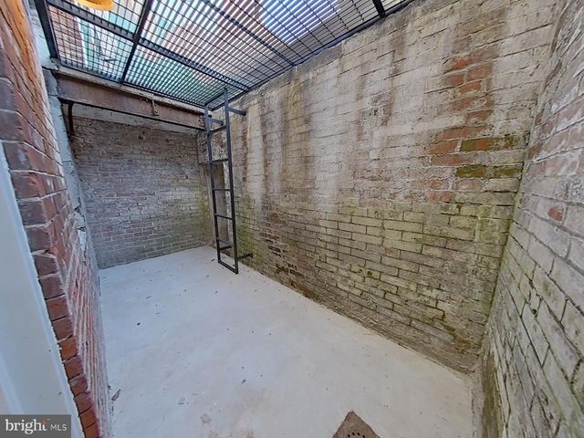 1613 N 33RD ST, Philadelphia, PA 19121