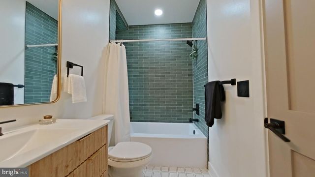 1613 N 33RD ST, Philadelphia, PA 19121