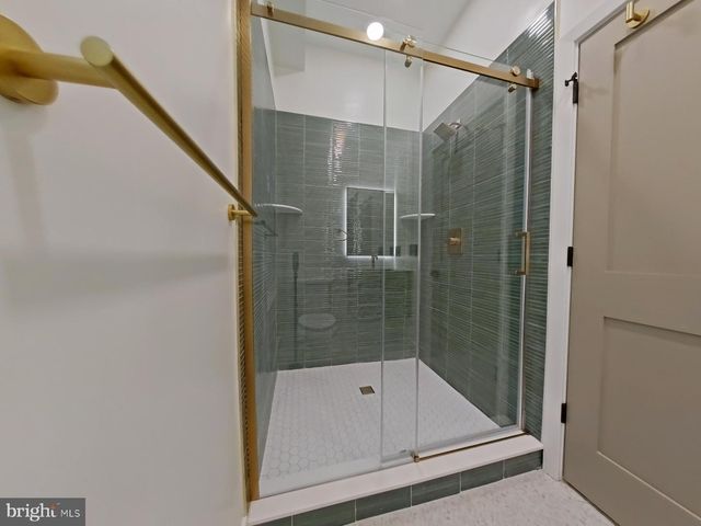 1613 N 33RD ST, Philadelphia, PA 19121