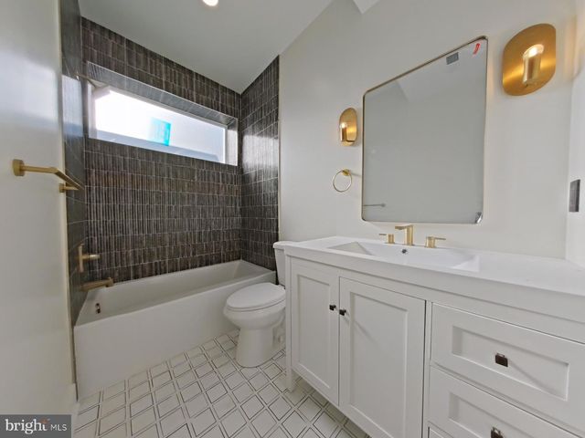 1613 N 33RD ST, Philadelphia, PA 19121