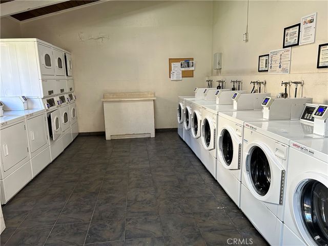 1000 W Macarthur, Santa Ana, CA 92707