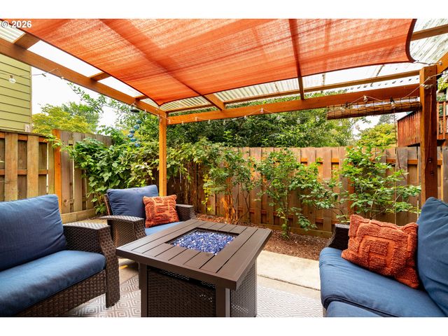 219 Sw OWENS Pl, Troutdale, OR 97060