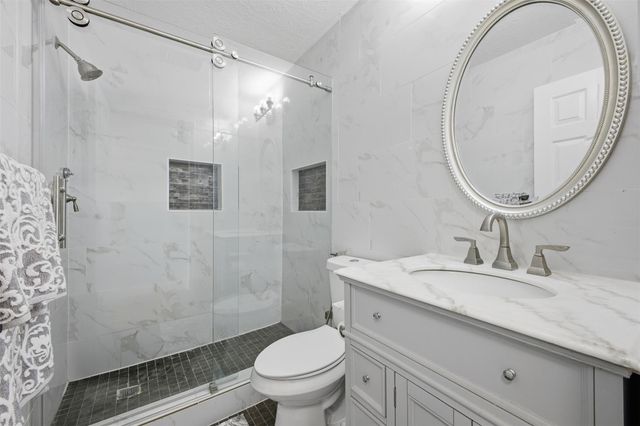 8927 Aspen Place Drive, Houston, TX 77071