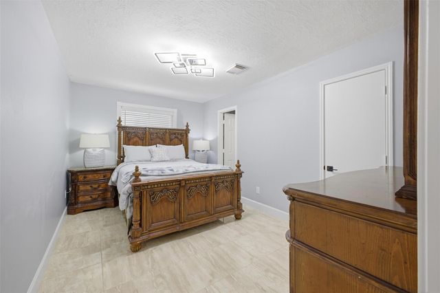 8927 Aspen Place Drive, Houston, TX 77071