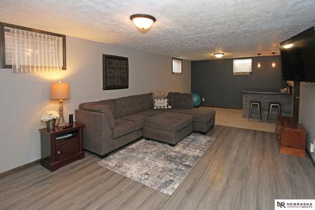 1900 N 64th Street, Lincoln, NE 68505