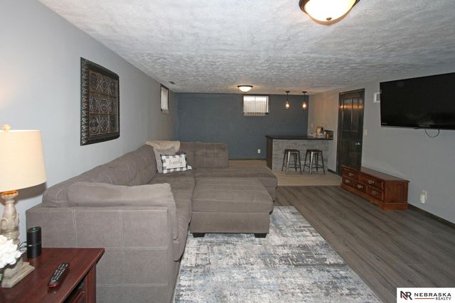 1900 N 64th Street, Lincoln, NE 68505