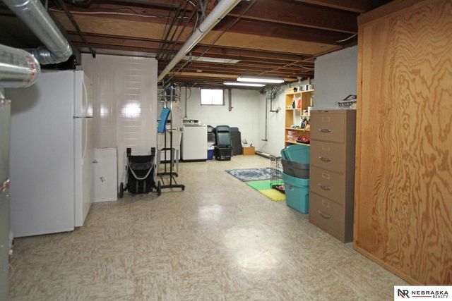 1900 N 64th Street, Lincoln, NE 68505