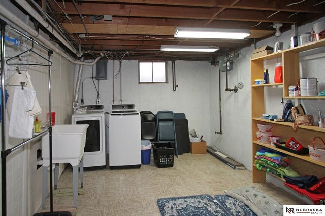 1900 N 64th Street, Lincoln, NE 68505