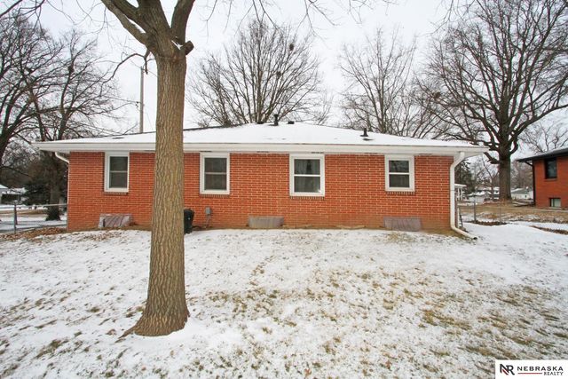 1900 N 64th Street, Lincoln, NE 68505