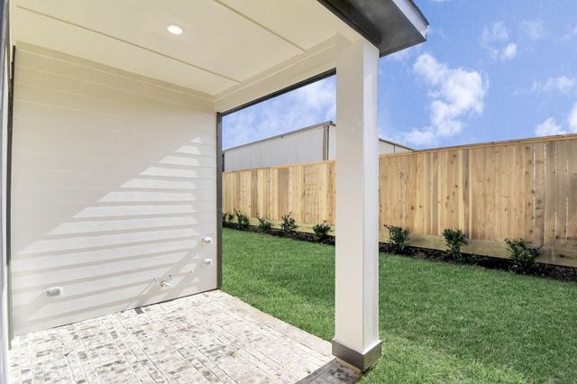 4352 Avron Drive, Stafford, TX 77477