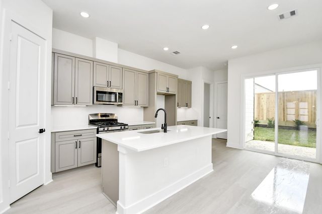 4352 Avron Drive, Stafford, TX 77477