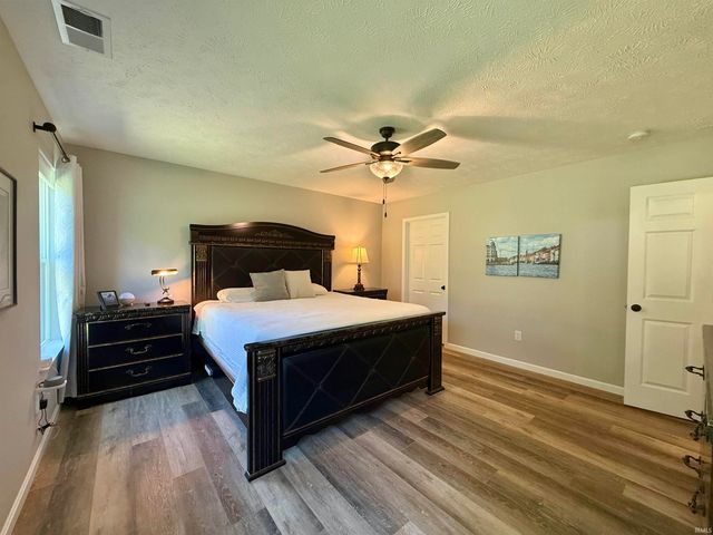 5533 Hillside Trail, Newburgh, IN 47630