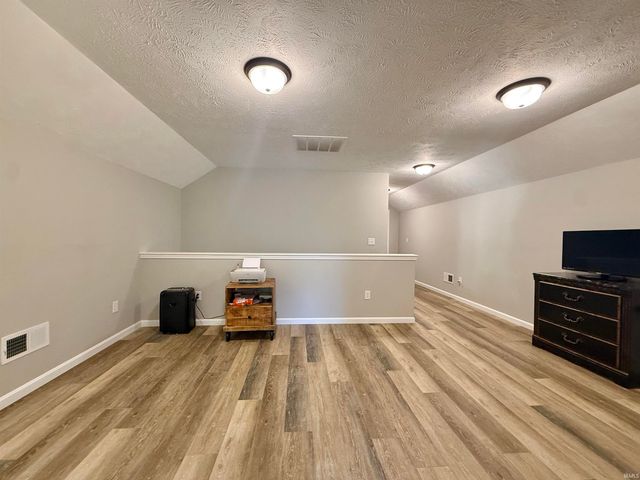 5533 Hillside Trail, Newburgh, IN 47630