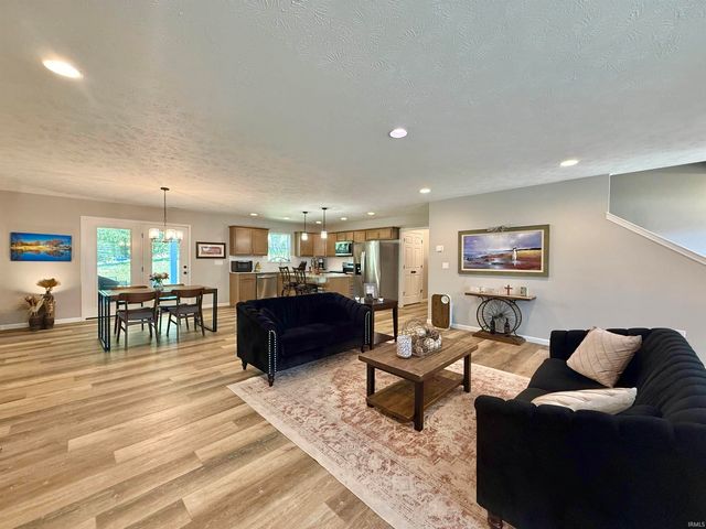 5533 Hillside Trail, Newburgh, IN 47630