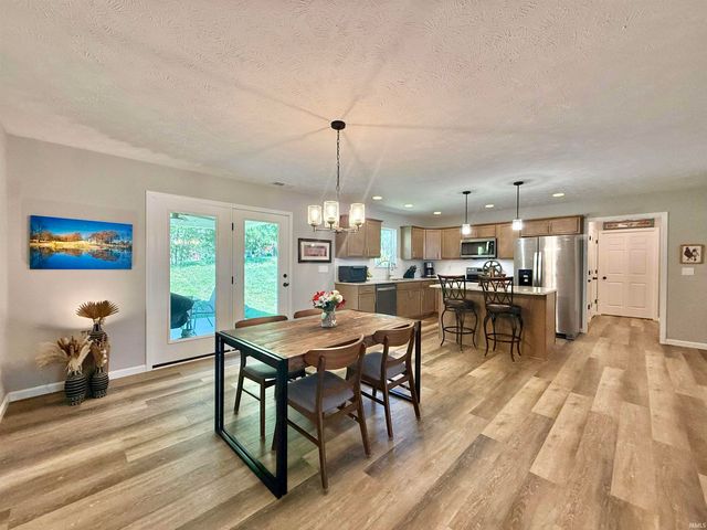 5533 Hillside Trail, Newburgh, IN 47630
