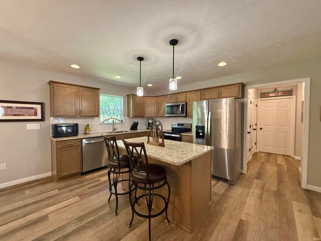 5533 Hillside Trail, Newburgh, IN 47630