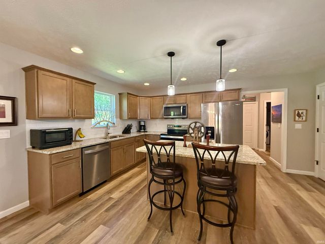 5533 Hillside Trail, Newburgh, IN 47630