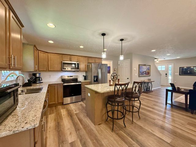 5533 Hillside Trail, Newburgh, IN 47630
