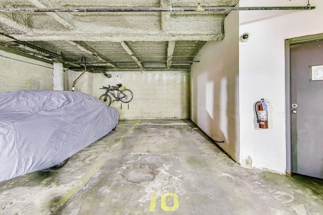 1215 W GUNNISON Street 205, Chicago, IL 60640