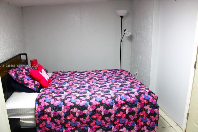 2102 SW 106th Ct, Miami, FL 33165