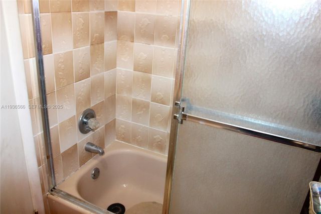 2102 SW 106th Ct, Miami, FL 33165