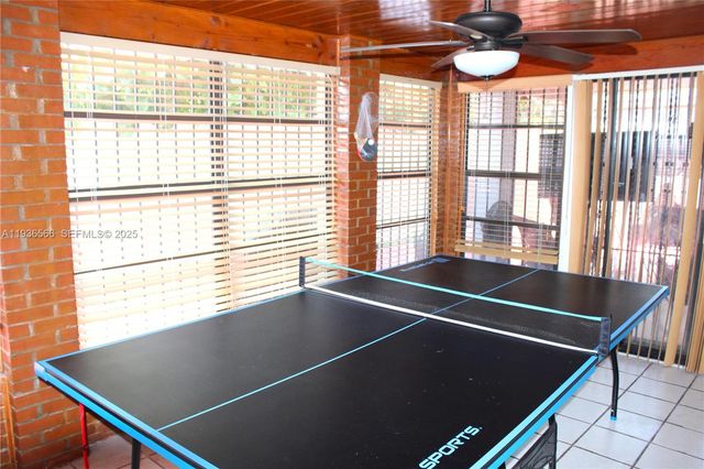 2102 SW 106th Ct, Miami, FL 33165