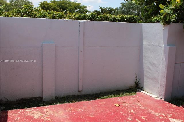 2102 SW 106th Ct, Miami, FL 33165