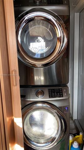 2102 SW 106th Ct, Miami, FL 33165