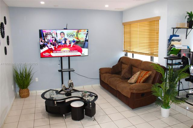 2102 SW 106th Ct, Miami, FL 33165