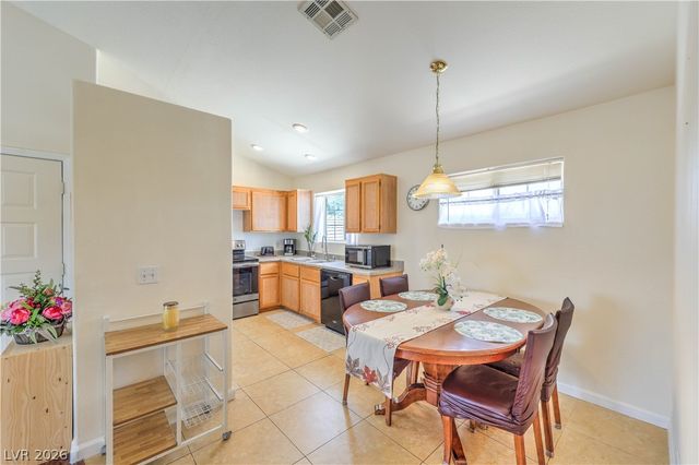 5330 Portavilla Court 203, Las Vegas, NV 89122