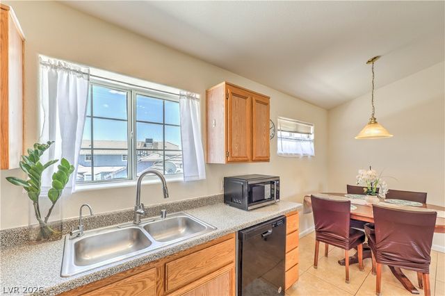 5330 Portavilla Court 203, Las Vegas, NV 89122