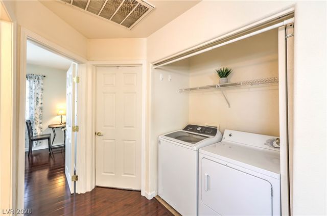 5330 Portavilla Court 203, Las Vegas, NV 89122