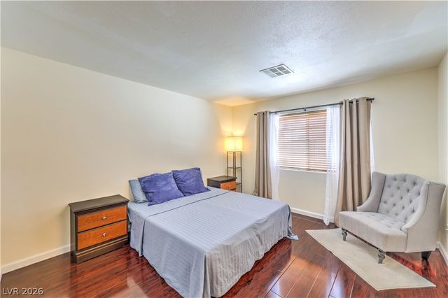5330 Portavilla Court 203, Las Vegas, NV 89122