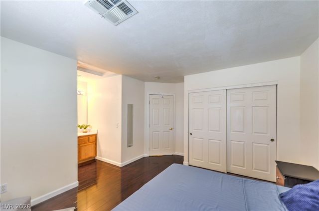 5330 Portavilla Court 203, Las Vegas, NV 89122