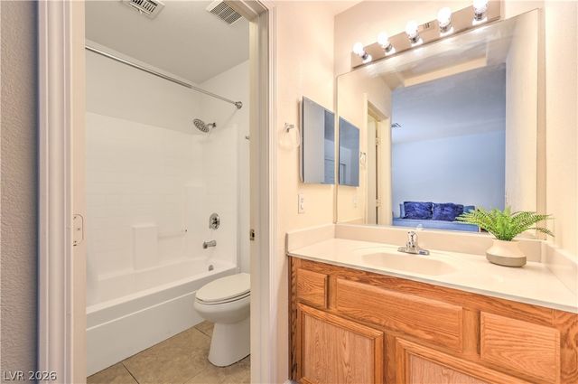 5330 Portavilla Court 203, Las Vegas, NV 89122