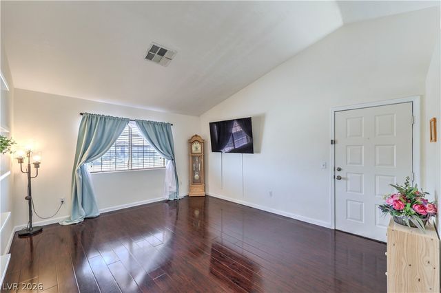 5330 Portavilla Court 203, Las Vegas, NV 89122